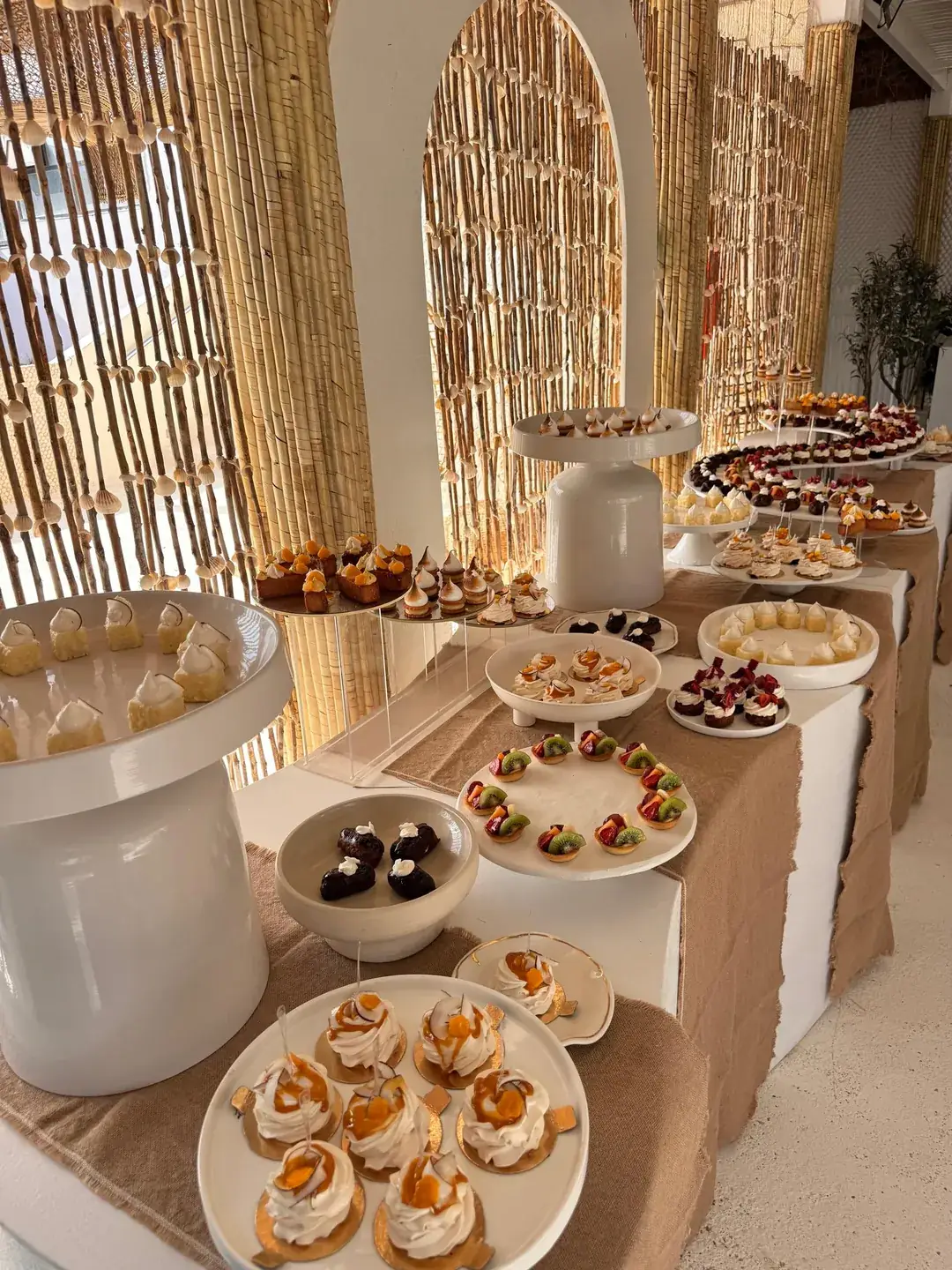 Présentoirs en bambou, en extérieur